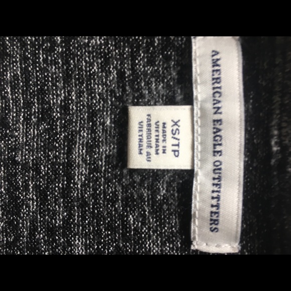 American Eagle Outfitters cropped zip up hoodie: - Picture 5 of 5